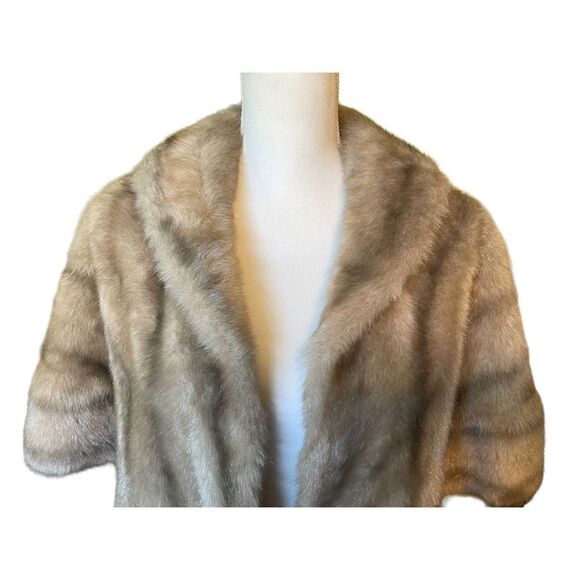 Regina Glenara by Glenoit Women’s Vintage Tan Faux Fur Shoulder Wrap OS - Picture 4 of 7
